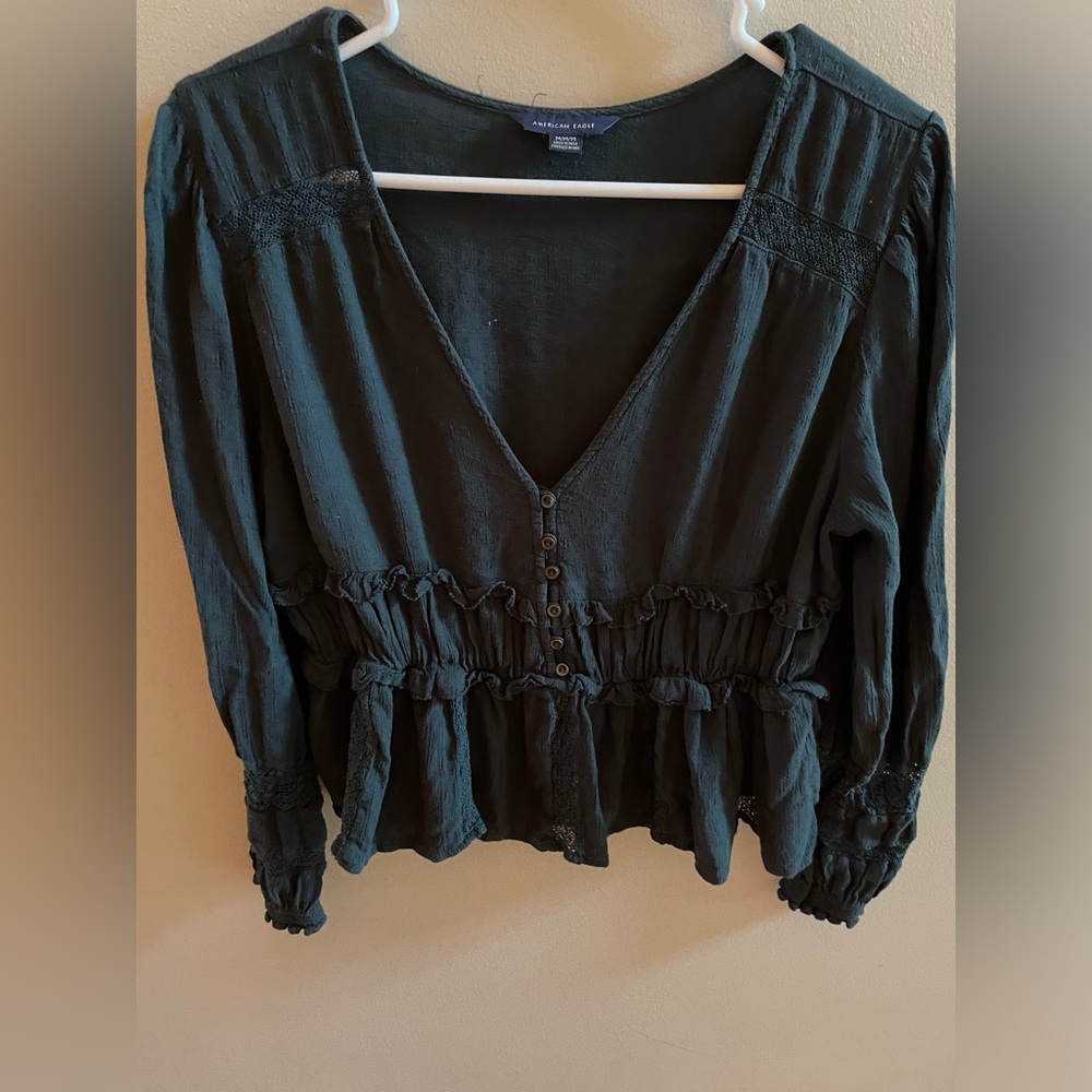 American Eagle Navy V neck top